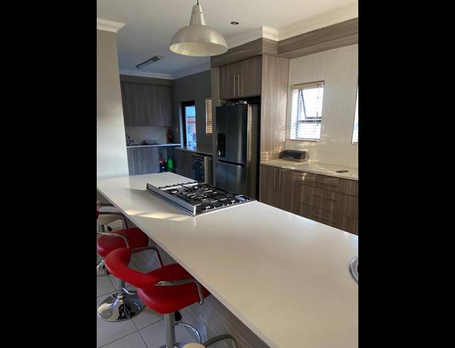 4 BEDROOM HOUSE FOR SALE IN MAGALIESKRUIN